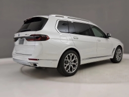 BMW X7 xDrive40i Sports Activity Vehicle 2026