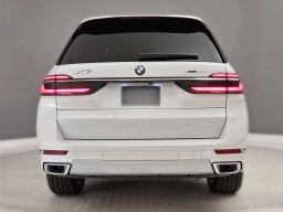 BMW X7 xDrive40i Sports Activity Vehicle 2026