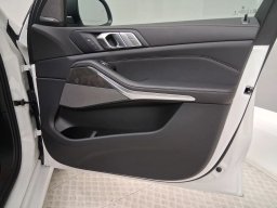 BMW X7 xDrive40i Sports Activity Vehicle 2026