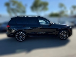 BMW X7 xDrive40i Sports Activity Vehicle 2026