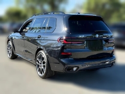 BMW X7 xDrive40i Sports Activity Vehicle 2026