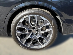 BMW X7 xDrive40i Sports Activity Vehicle 2026