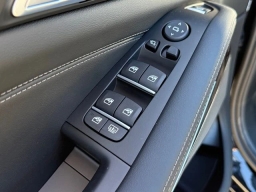 BMW X7 xDrive40i Sports Activity Vehicle 2026