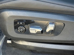 BMW X7 xDrive40i Sports Activity Vehicle 2026