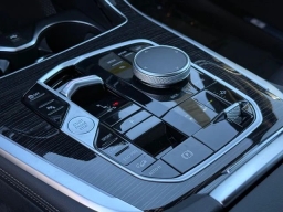 BMW X7 xDrive40i Sports Activity Vehicle 2026