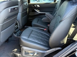 BMW X7 xDrive40i Sports Activity Vehicle 2026