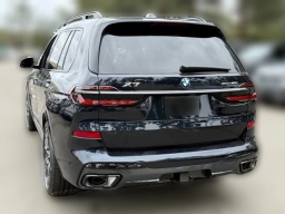BMW X7 xDrive40i Sports Activity Vehicle 2026