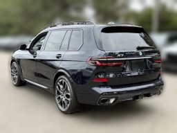 BMW X7 xDrive40i Sports Activity Vehicle 2026