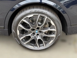 BMW X7 xDrive40i Sports Activity Vehicle 2026