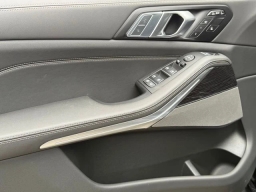 BMW X7 xDrive40i Sports Activity Vehicle 2026