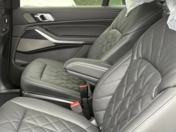 BMW X7 xDrive40i Sports Activity Vehicle 2026