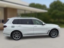 BMW X7 xDrive40i Sports Activity Vehicle 2026