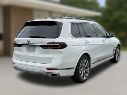 BMW X7 xDrive40i Sports Activity Vehicle 2026