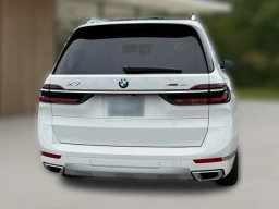 BMW X7 xDrive40i Sports Activity Vehicle 2026