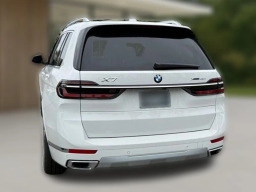 BMW X7 xDrive40i Sports Activity Vehicle 2026