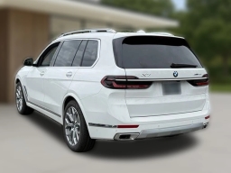 BMW X7 xDrive40i Sports Activity Vehicle 2026
