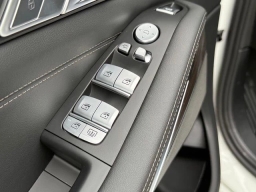 BMW X7 xDrive40i Sports Activity Vehicle 2026