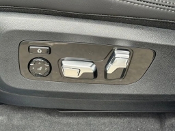 BMW X7 xDrive40i Sports Activity Vehicle 2026