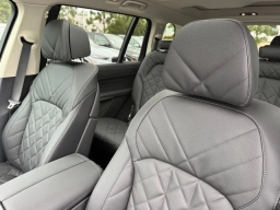 BMW X7 xDrive40i Sports Activity Vehicle 2026