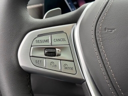 BMW X7 xDrive40i Sports Activity Vehicle 2026