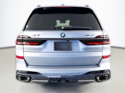 BMW X7 xDrive40i Sports Activity Vehicle 2026