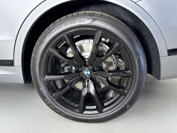 BMW X7 xDrive40i Sports Activity Vehicle 2026