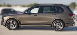 BMW X7 xDrive40i Sports Activity Vehicle 2026