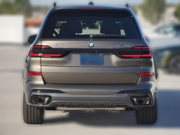 BMW X7 xDrive40i Sports Activity Vehicle 2026