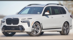 BMW X7 xDrive40i Sports Activity Vehicle 2026