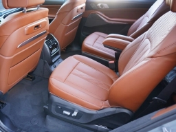 BMW X7 xDrive40i Sports Activity Vehicle 2026