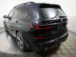 BMW X7 xDrive40i Sports Activity Vehicle 2026