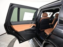 BMW X7 xDrive40i Sports Activity Vehicle 2026