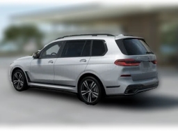 BMW X7 xDrive40i Sports Activity Vehicle 2026