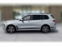 BMW X7 xDrive40i Sports Activity Vehicle 2026