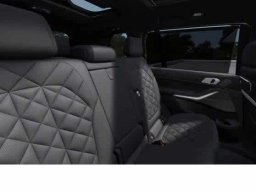 BMW X7 xDrive40i Sports Activity Vehicle 2026