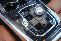 BMW X7 xDrive40i Sports Activity Vehicle 2026