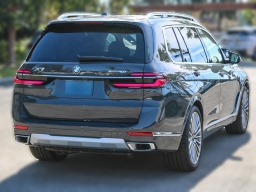 BMW X7 xDrive40i Sports Activity Vehicle 2026