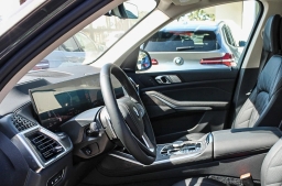 BMW X7 xDrive40i Sports Activity Vehicle 2026