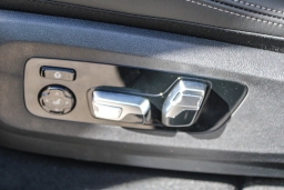 BMW X7 xDrive40i Sports Activity Vehicle 2026