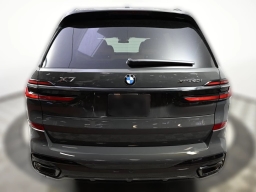 BMW X7 xDrive40i Sports Activity Vehicle 2026