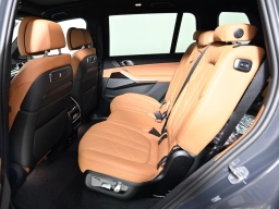 BMW X7 xDrive40i Sports Activity Vehicle 2026