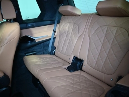 BMW X7 xDrive40i Sports Activity Vehicle 2026