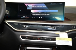 BMW X7 xDrive40i Sports Activity Vehicle 2026