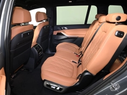 BMW X7 xDrive40i Sports Activity Vehicle 2026