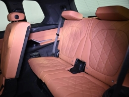 BMW X7 xDrive40i Sports Activity Vehicle 2026