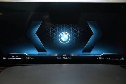 BMW X7 xDrive40i Sports Activity Vehicle 2026