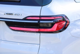 BMW X7 xDrive40i Sports Activity Vehicle 2026