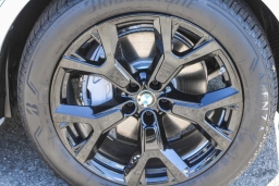 BMW X7 xDrive40i Sports Activity Vehicle 2026