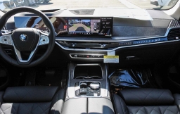 BMW X7 xDrive40i Sports Activity Vehicle 2026