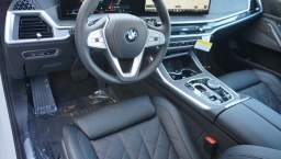 BMW X7 xDrive40i Sports Activity Vehicle 2026